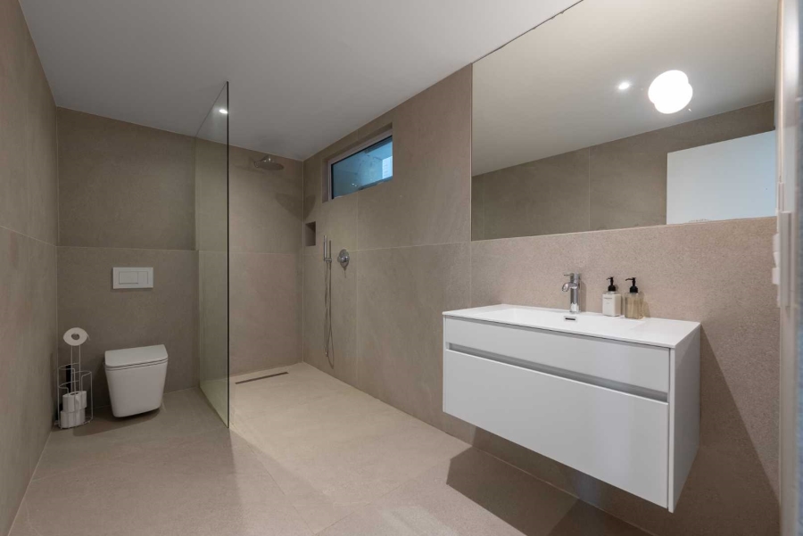 5 Bedroom Property for Sale in Camps Bay Western Cape